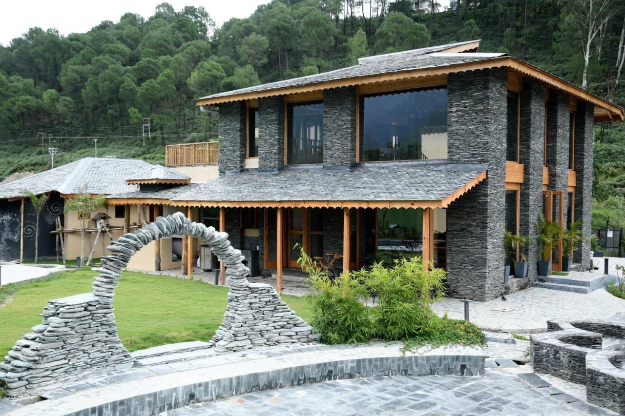 Osho Himalayas Wellness Resort Kangra Exterior photo