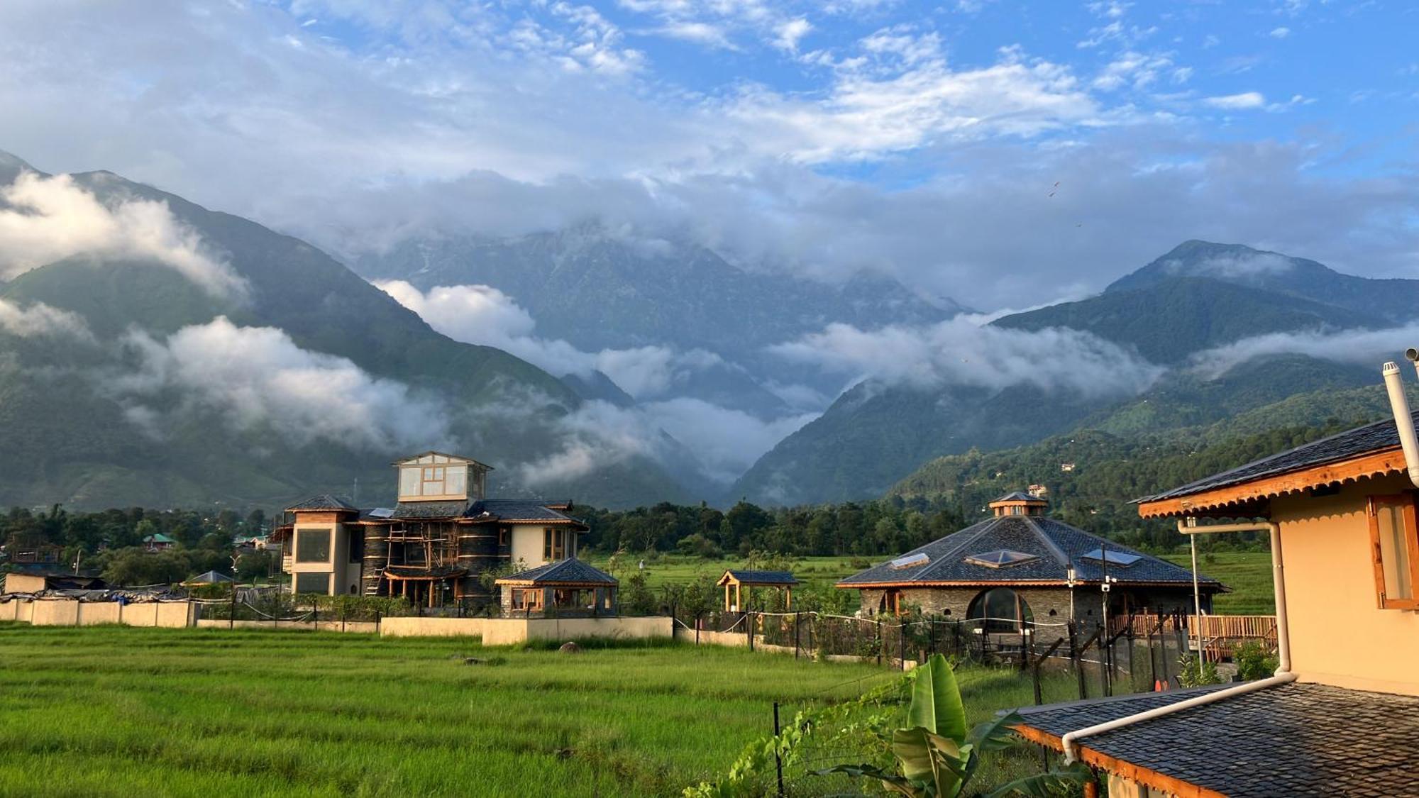 Osho Himalayas Wellness Resort Kangra Exterior photo